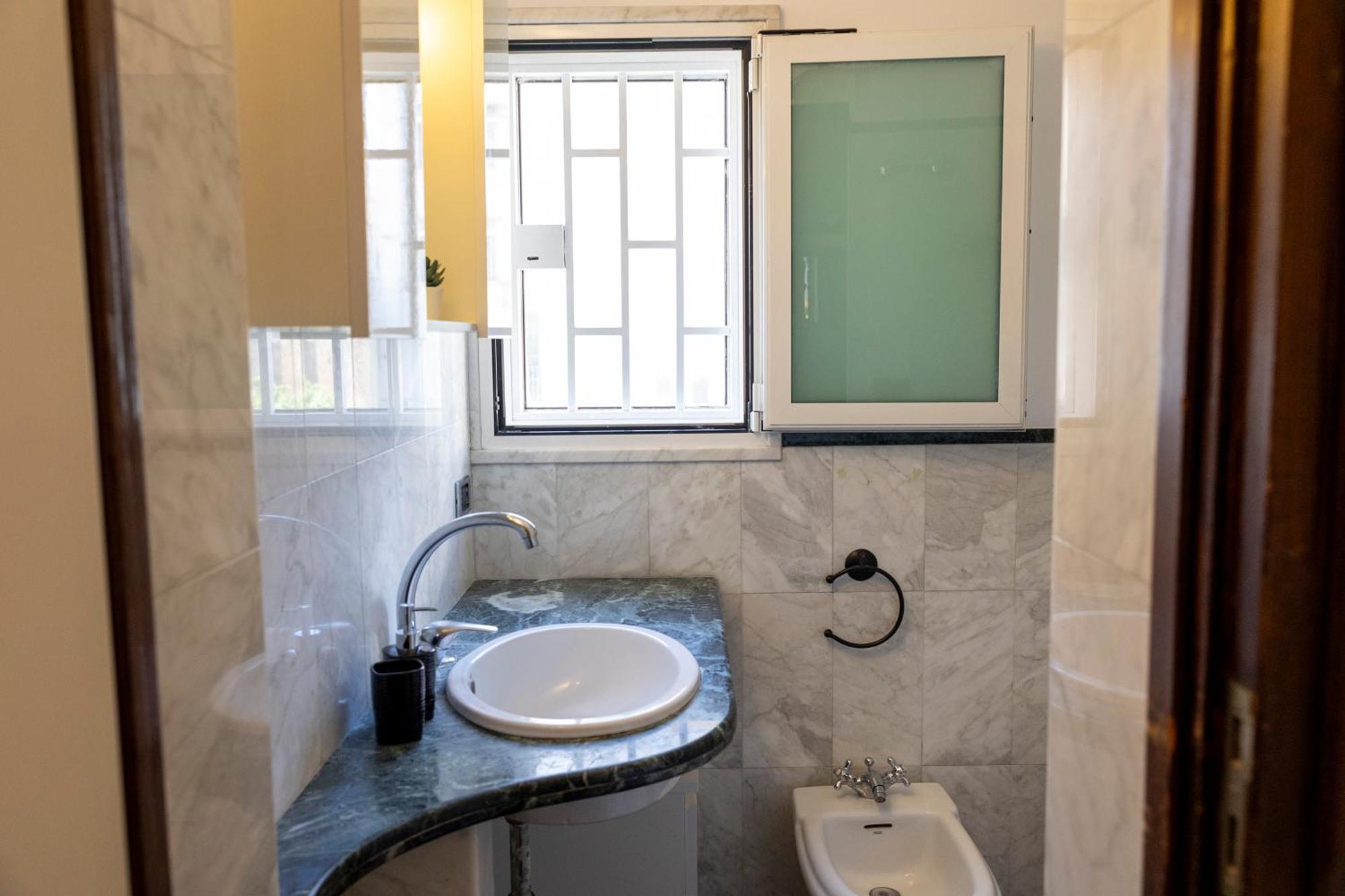 Sulla Via Del Teatro Apartment Бари Екстериор снимка