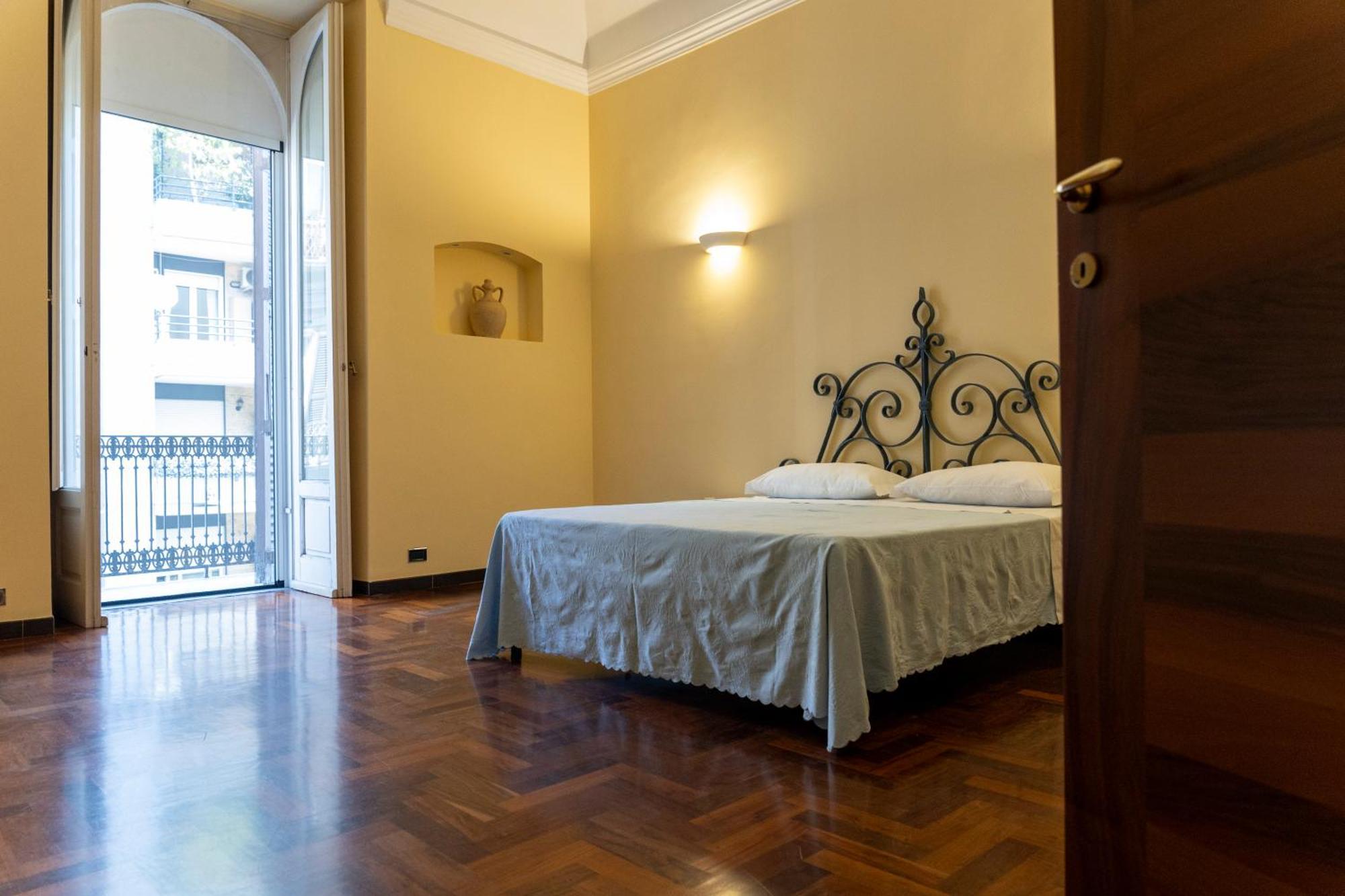Sulla Via Del Teatro Apartment Бари Екстериор снимка